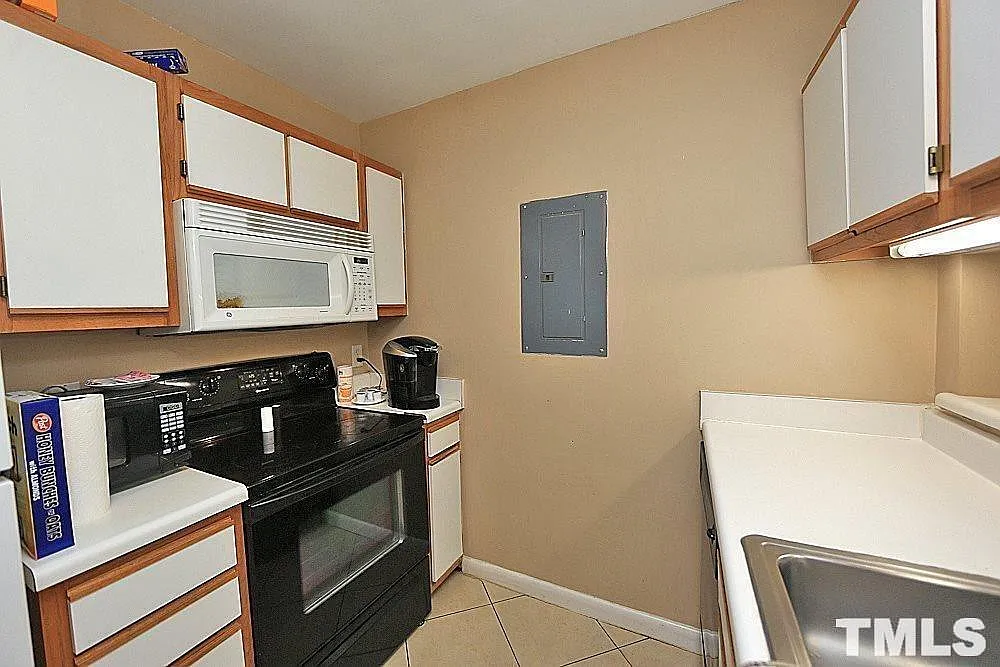 4 bed, 4.0 bath, $1,600 — Photo 4