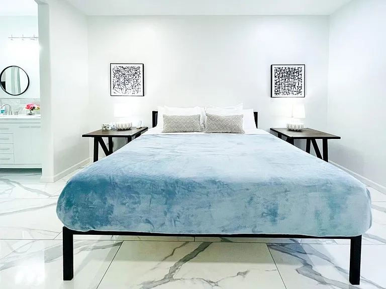 Downstair Master Bedroom King Size Bed