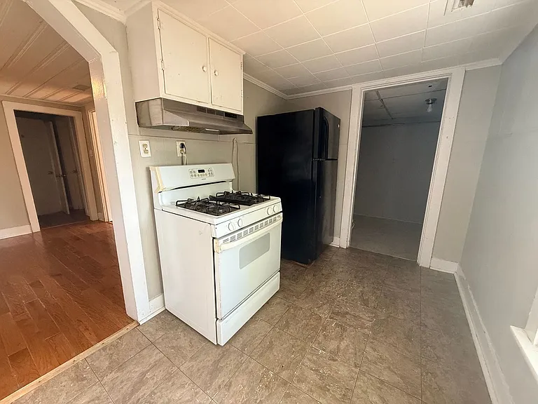 1402 High St — Photo 5