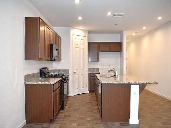 3rd image of 10454 Saloni Way