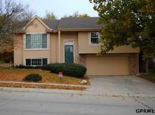 16220 Rolling Ridge Rd, Omaha, NE 68135