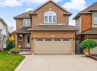 184 Locheed Dr, Hamilton, ON L8T 5A5
