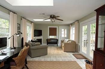 3rd image of 341 Dudley Rd