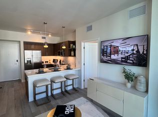 195 SW 9th St APT 2, Miami, FL 33130