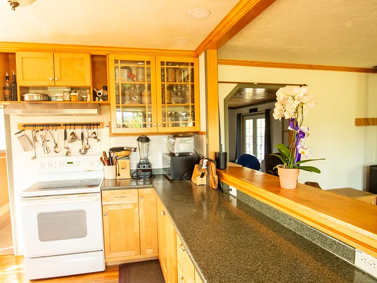 1281 E Anderson Rd — Photo 14