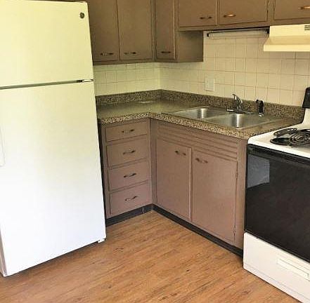 3rd image of 46 Oakwood Dr APT 3