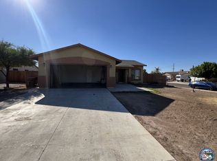 1329 Sunshine Ct, Calexico, CA 92231