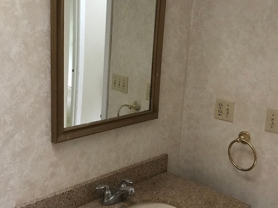 Main full Bathroom 