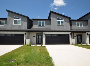 1860 Garnet Ave, Centerton, AR 72719