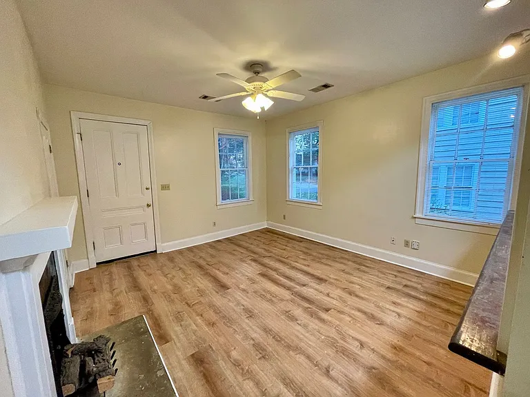 405 N Madison St — Photo 6