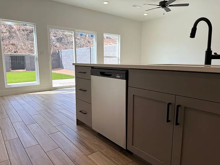 2019 W 250 S — Photo 15