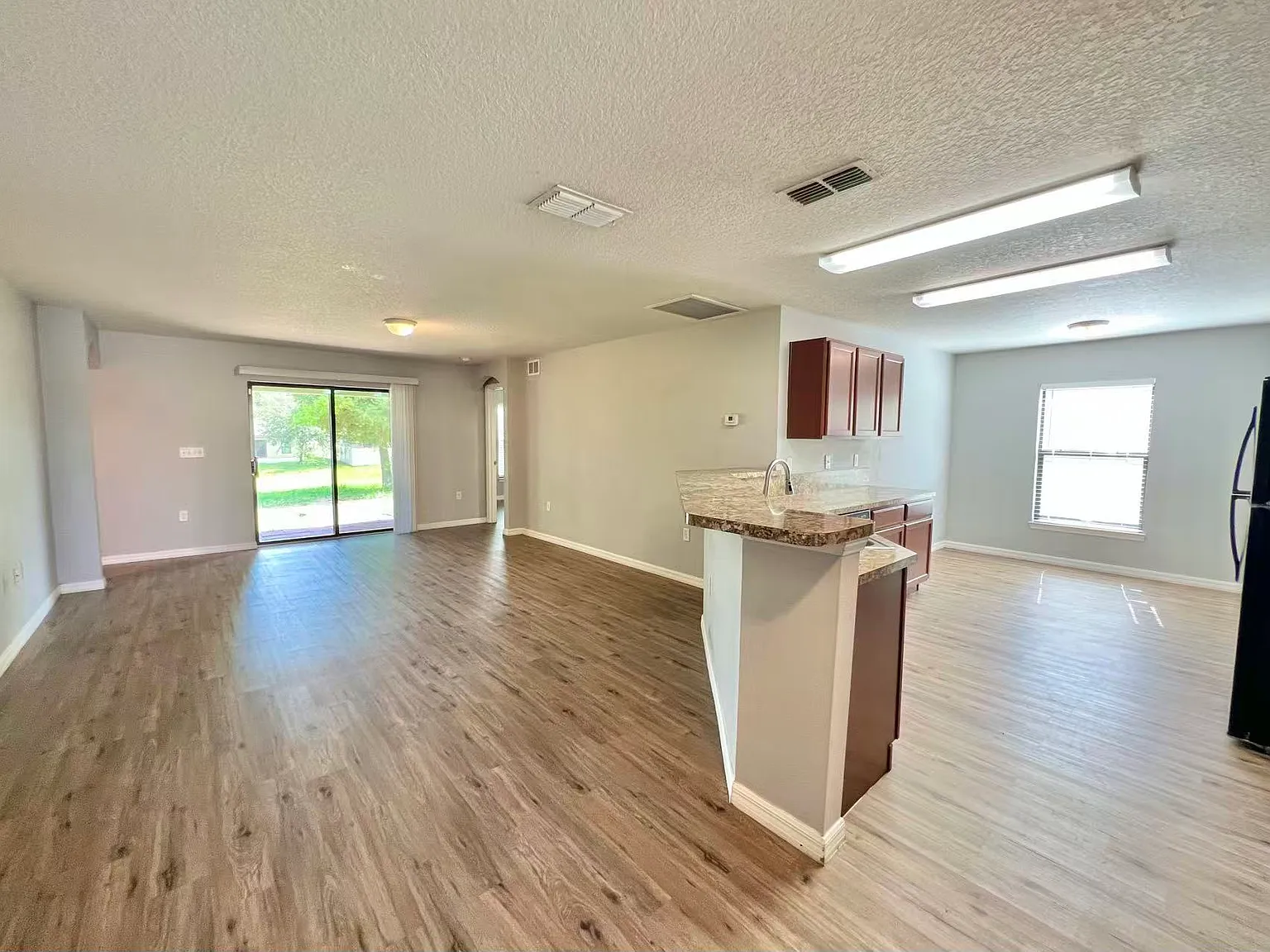 3 bed, 1540 sqft, $1,950 — Photo 2