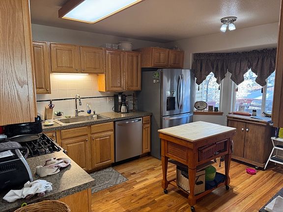 3rd image of 1710 Grove Ct