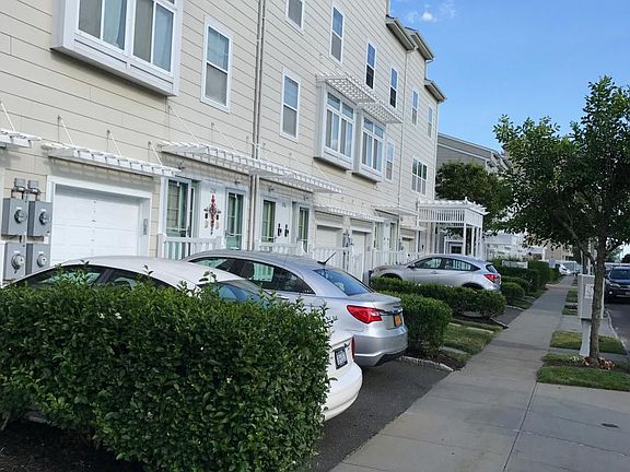 3rd image of 240 Beach Breeze Pl
