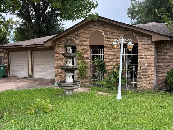 9006 Circle Cove Ct, Houston, TX 77088
