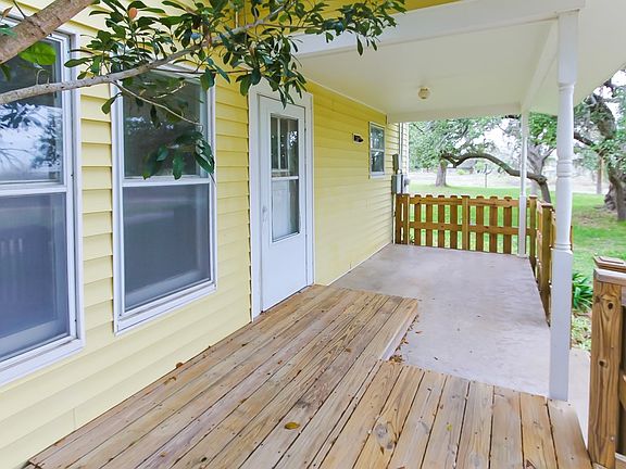 3rd image of 2822 Henry Ln