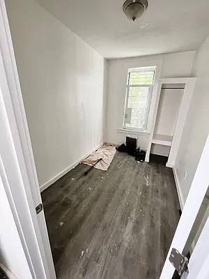 Rented by Gugenheim Realty LLC | media 10