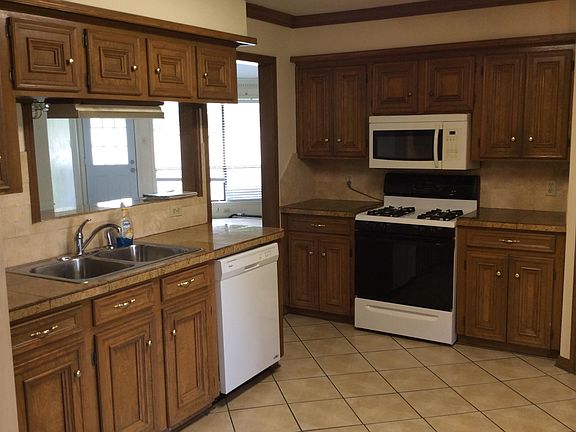 2nd image of 16447 Dunmoor Dr