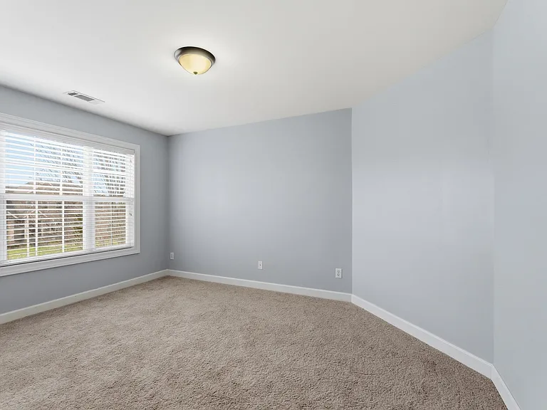 2733 Presley Dr — Photo 31