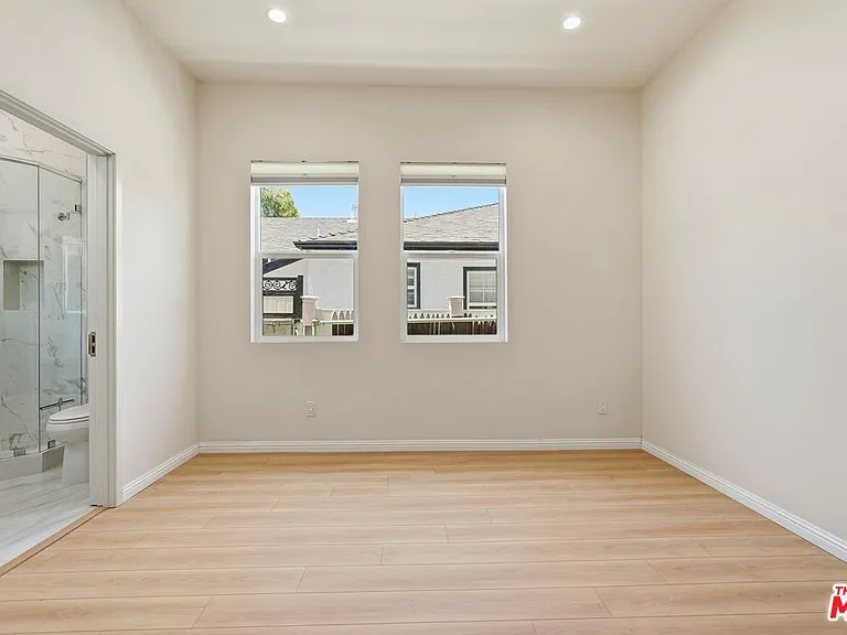 3765 Globe Ave — Photo 12