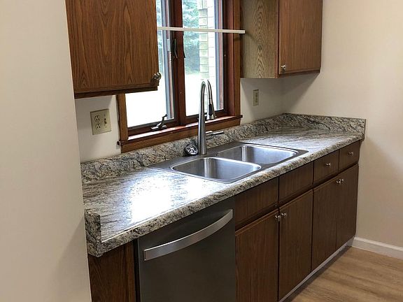 Kitchen View - new appliances (Refrigerator, Gas Stove, Dishwasher)