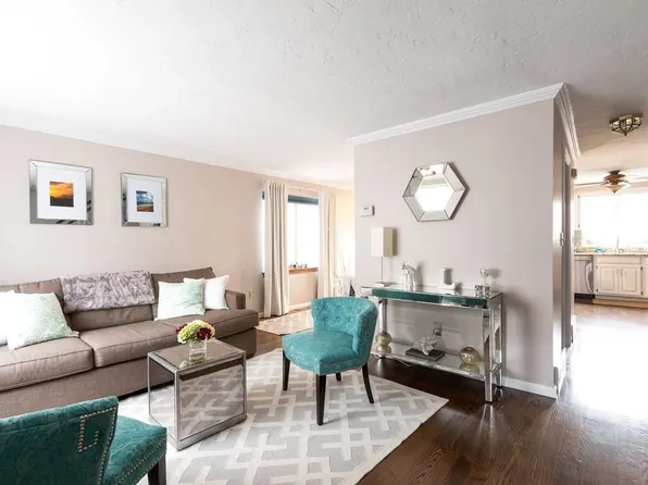 805 Irving Rd, Randolph, MA 02368