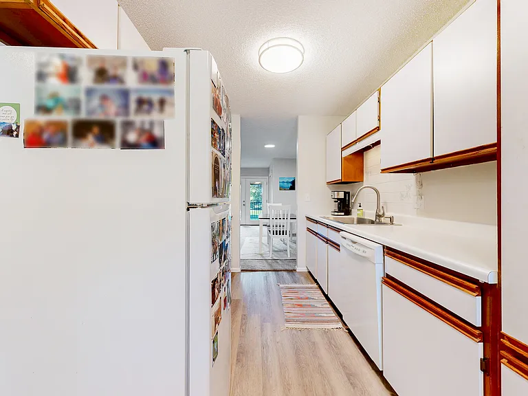 1404 Adriel Dr — Photo 13