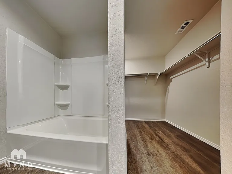 3917 Asher Aly — Photo 18