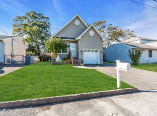 808 Beach Ave, Beachwood, NJ 08722