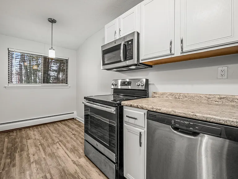 347 Oakland St #47 — Photo 21