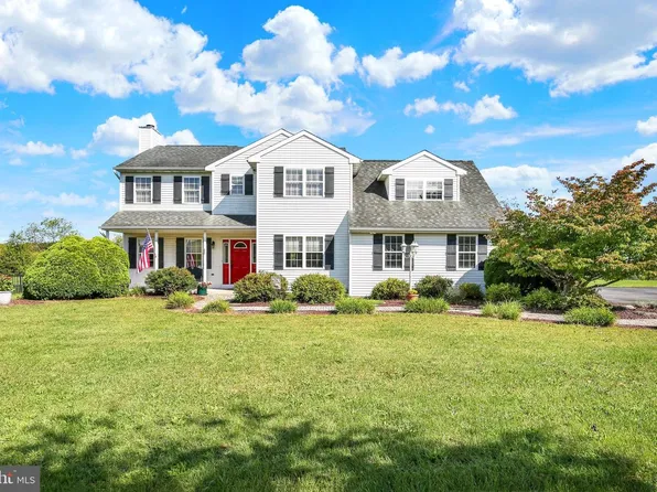 243 Cornerstone Dr, Mohrsville, PA 19541