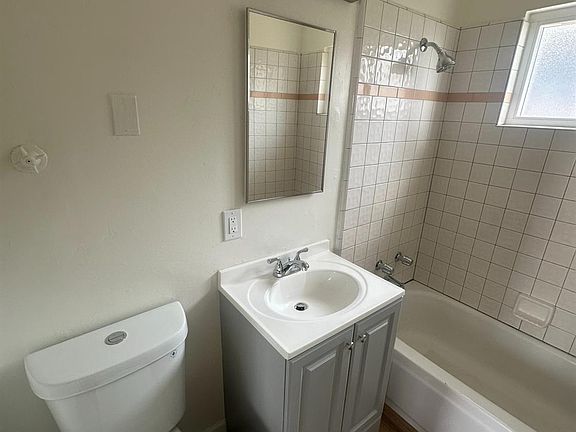 4th image of 922 L St