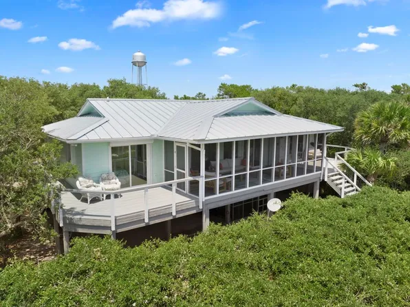 1387 Alligator Dr, Alligator Pt, FL 32346