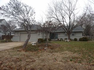 1424 E Brendonwood Rd, Derby, KS 67037
