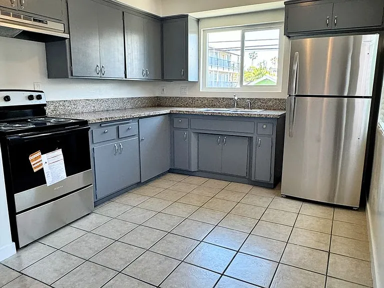 1740 Freeman Ave. — Photo 1
