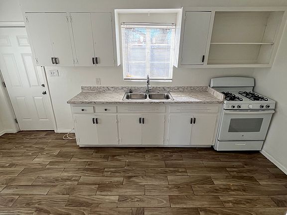 5th image of 220 E Fort Lowell Rd APT 7