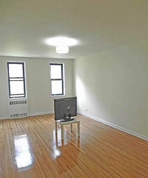 3439 Knox Pl #3F — Photo 2