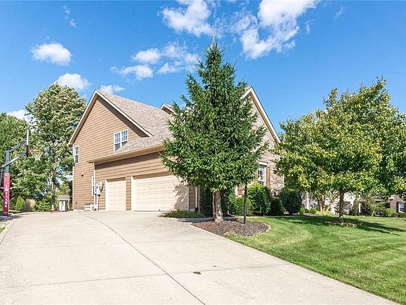 3rd image of 15001 Halifax Ct