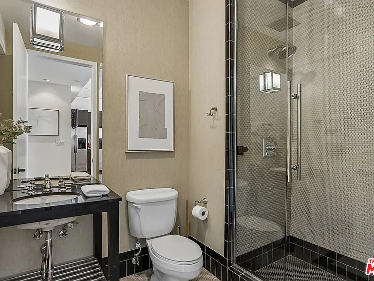 1645 N Vine St #911 — Photo 42