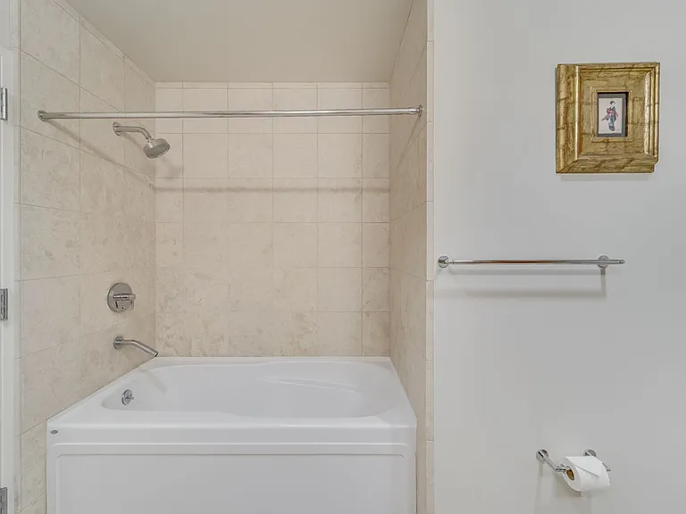 38 N Almaden Blvd #2023 — Photo 9
