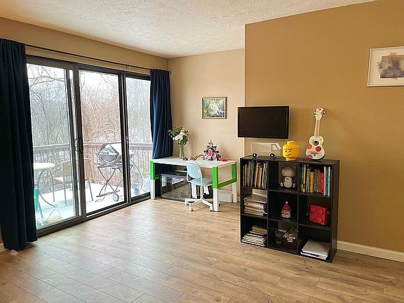 1st floor - living room
