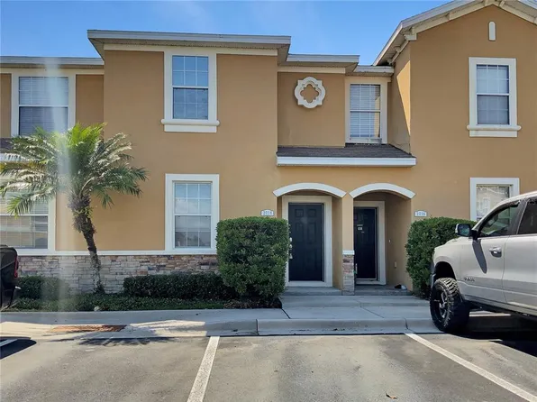 2018 Greenwood Valley Dr, Plant City, FL 33563