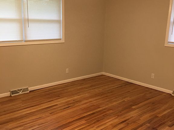 2nd image of 7706 Dakota St