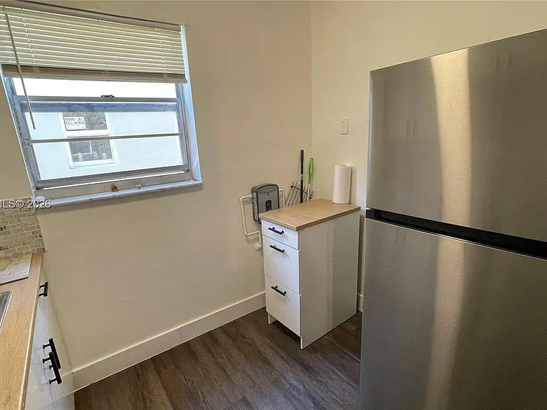 1043 NW 2nd St #9 — Photo 17