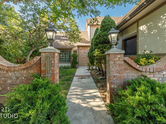 2nd image of 4741 Banbury Ln