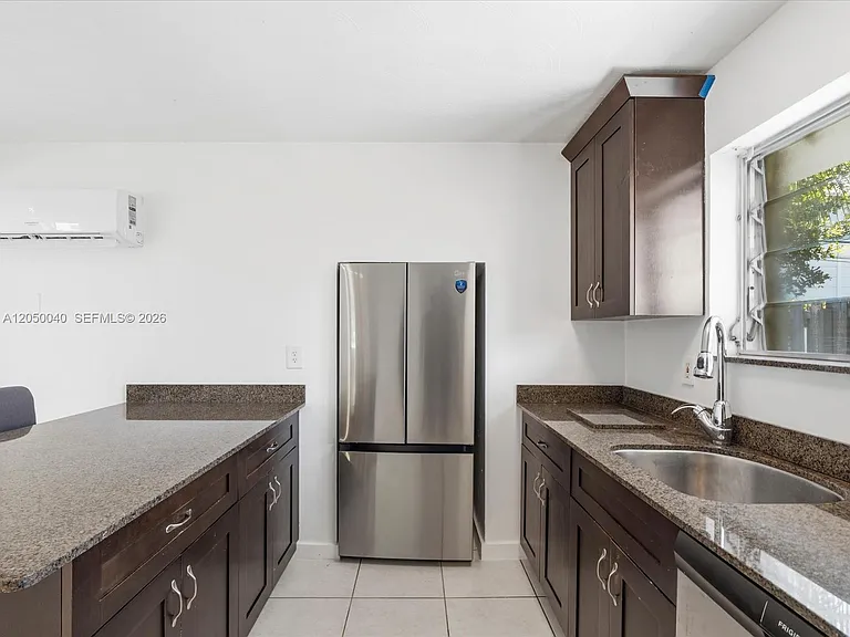 2513 NE 33rd Ave #1-2 — Photo 17