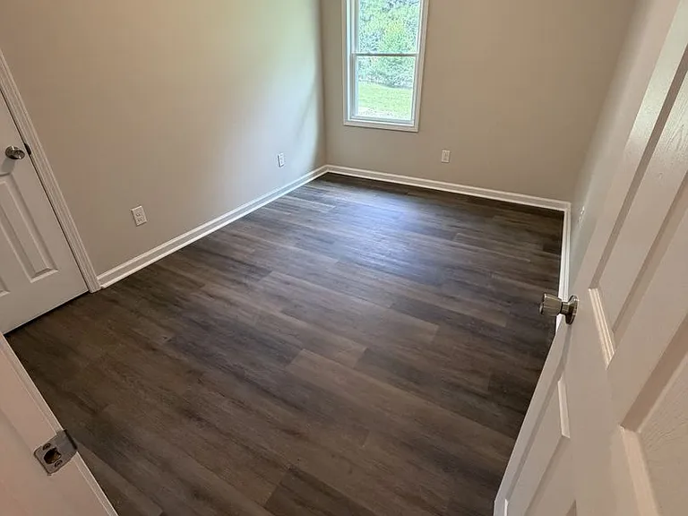 1302 Crescent Ridge Rd NE — Photo 6