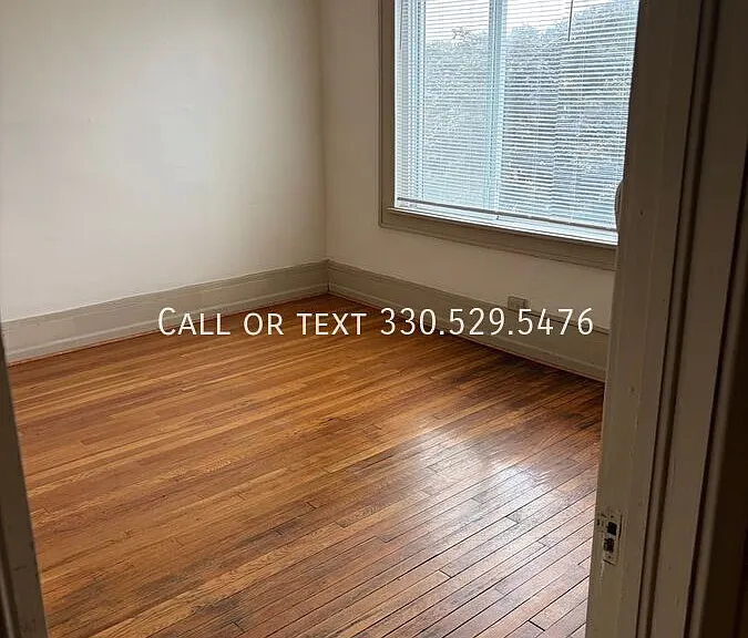 798 W Market St #6 — Photo 5