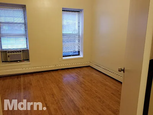 Rented by Mdrn Residential | media 22