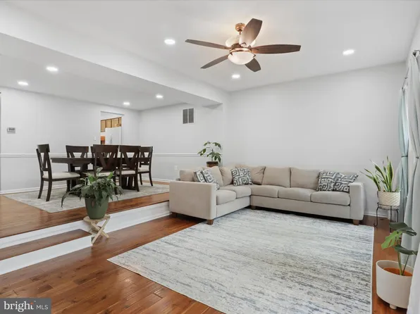 12090 Winona Dr, Woodbridge, VA 22192